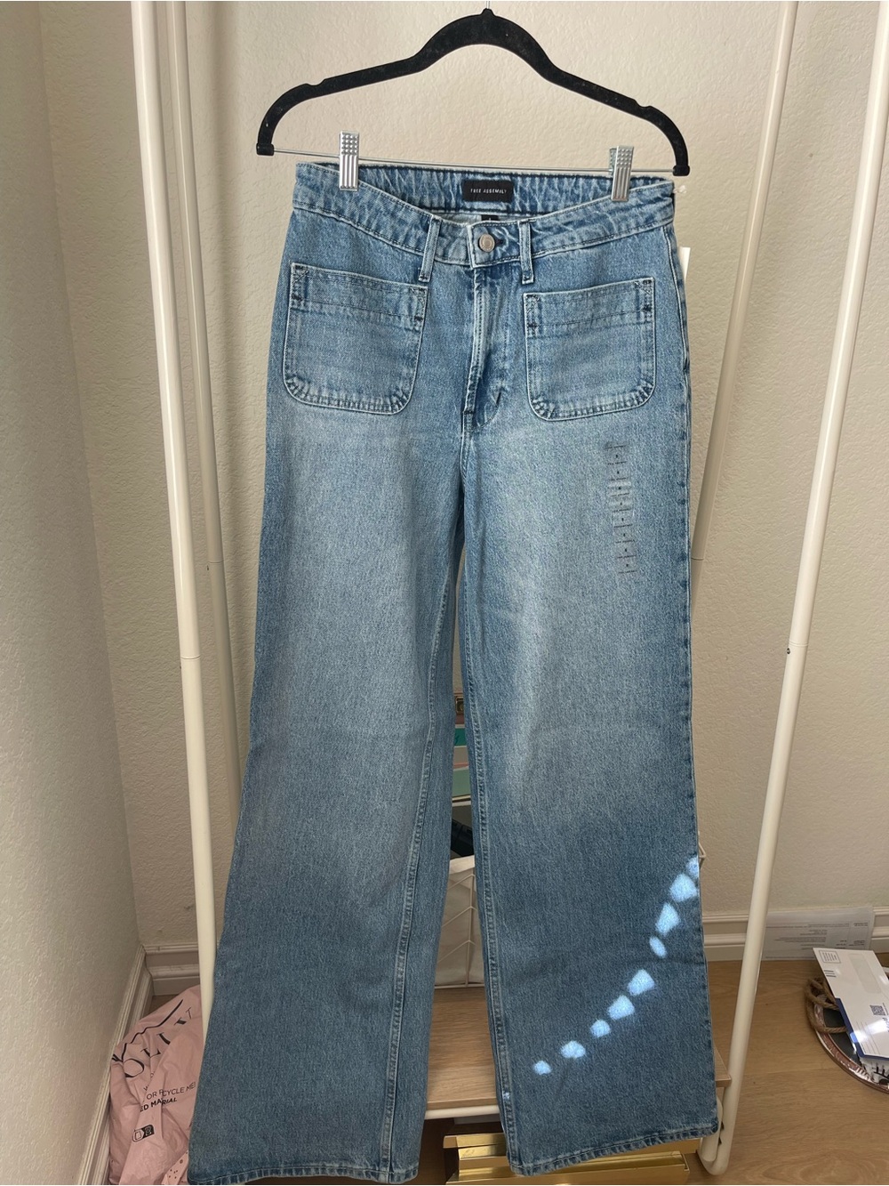 NWT Free Assembly Straight Jeans Size 8
